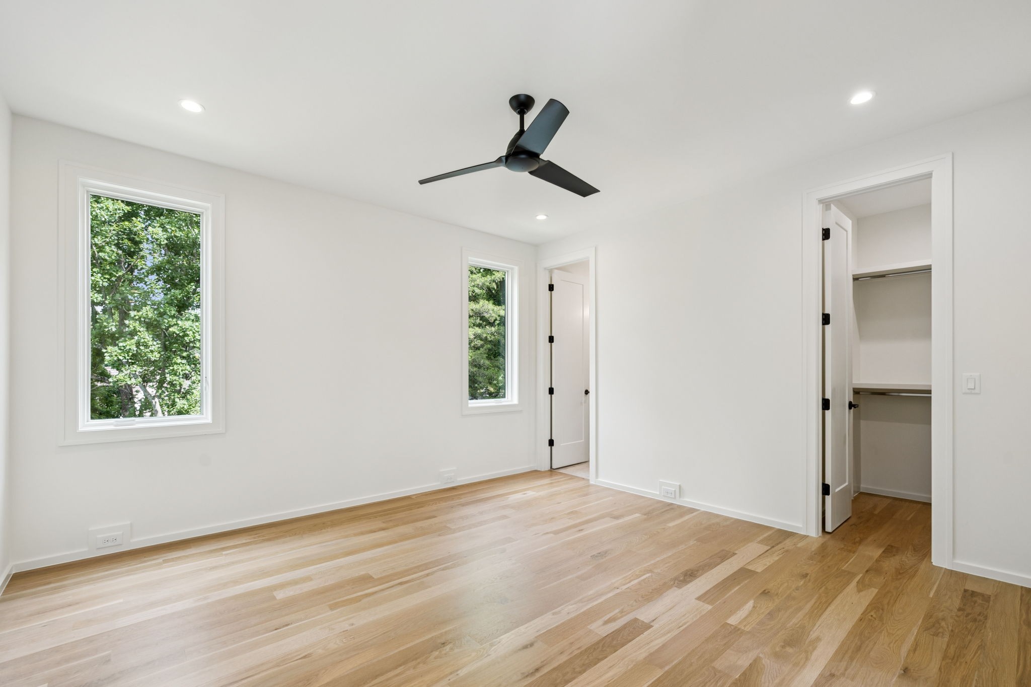 4045 Outer Drive