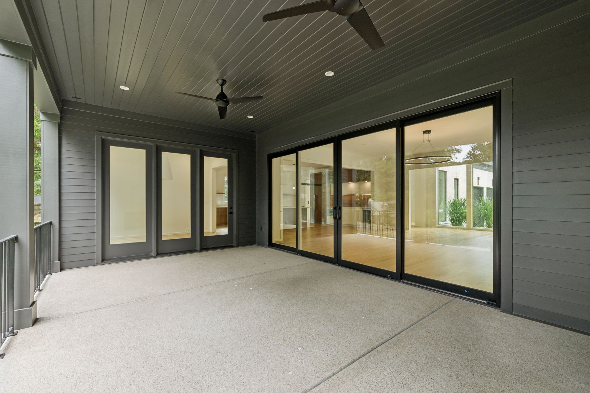 4045 Outer Drive