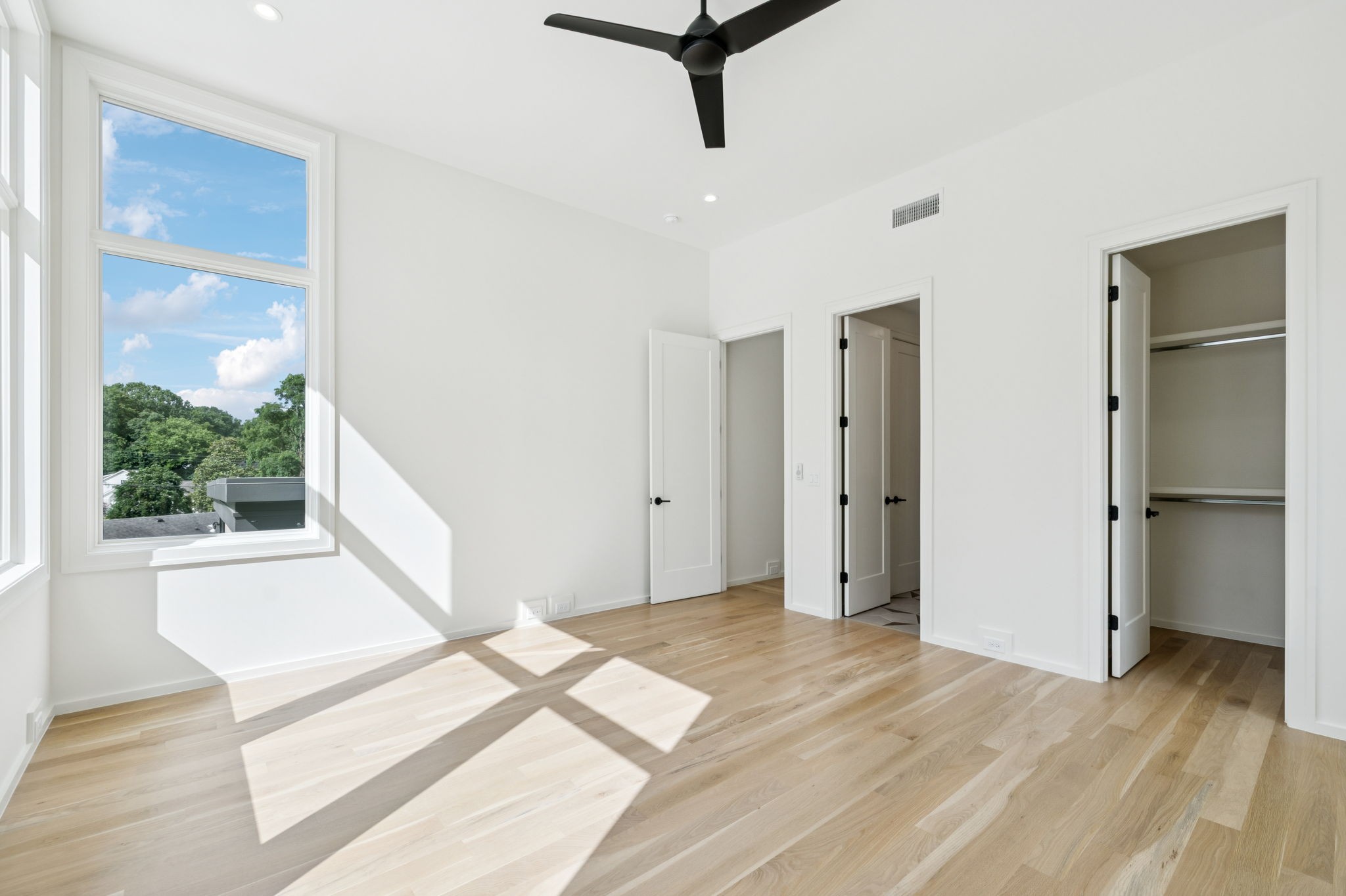 4045 Outer Drive