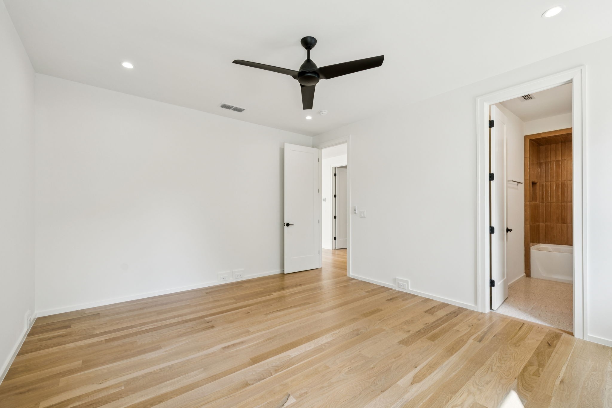 4045 Outer Drive