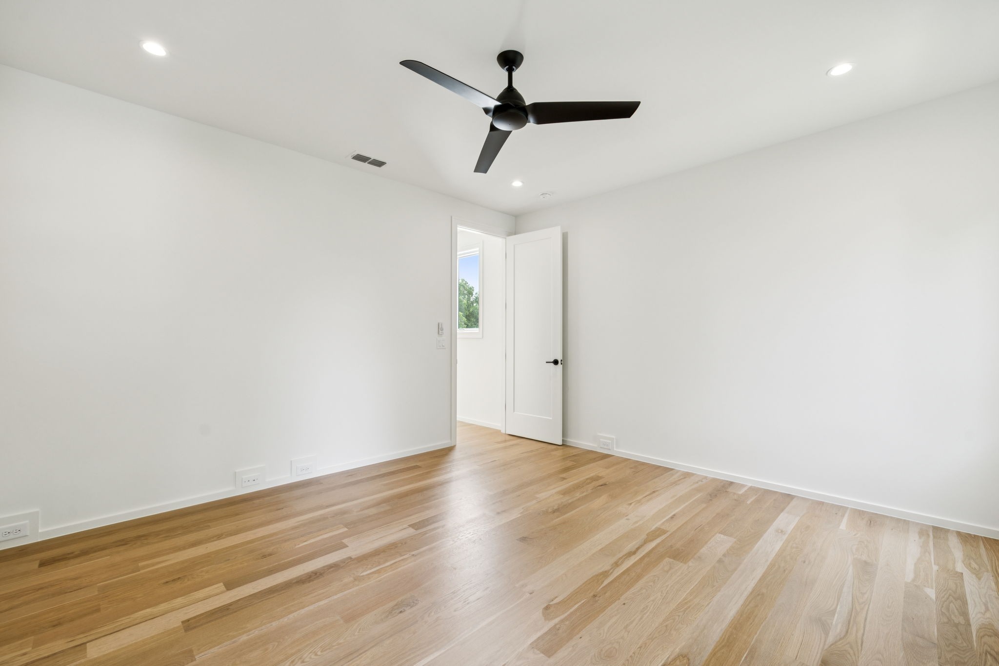 4045 Outer Drive