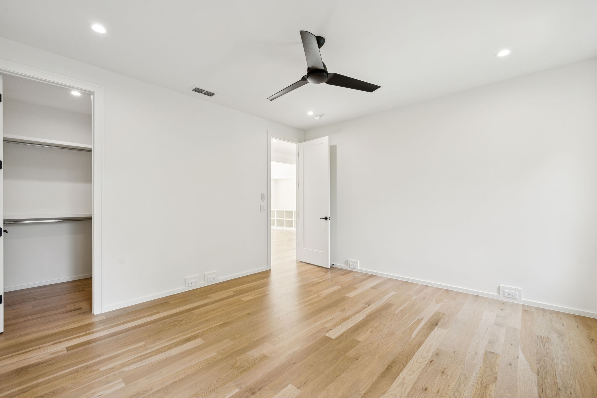 4045 Outer Drive