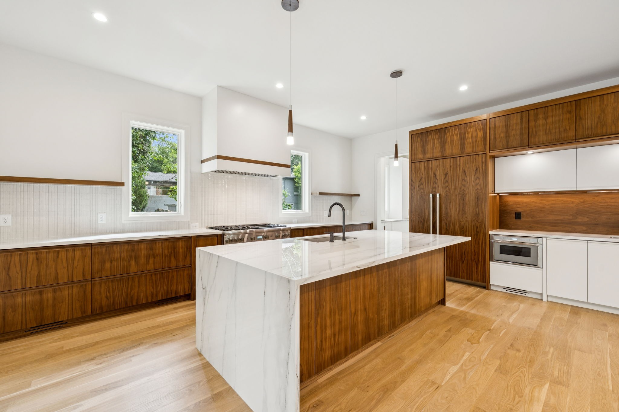 4045 Outer Drive