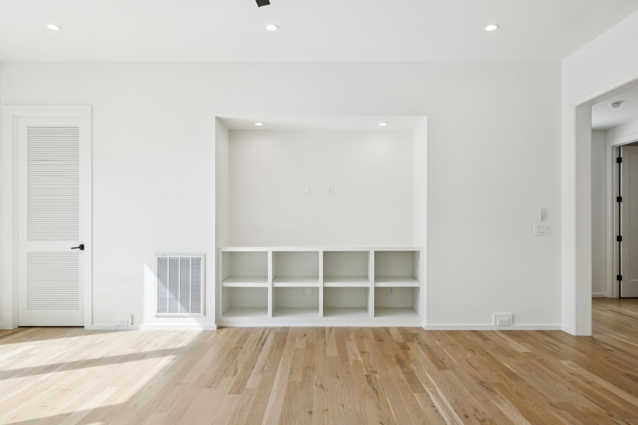 4045 Outer Drive