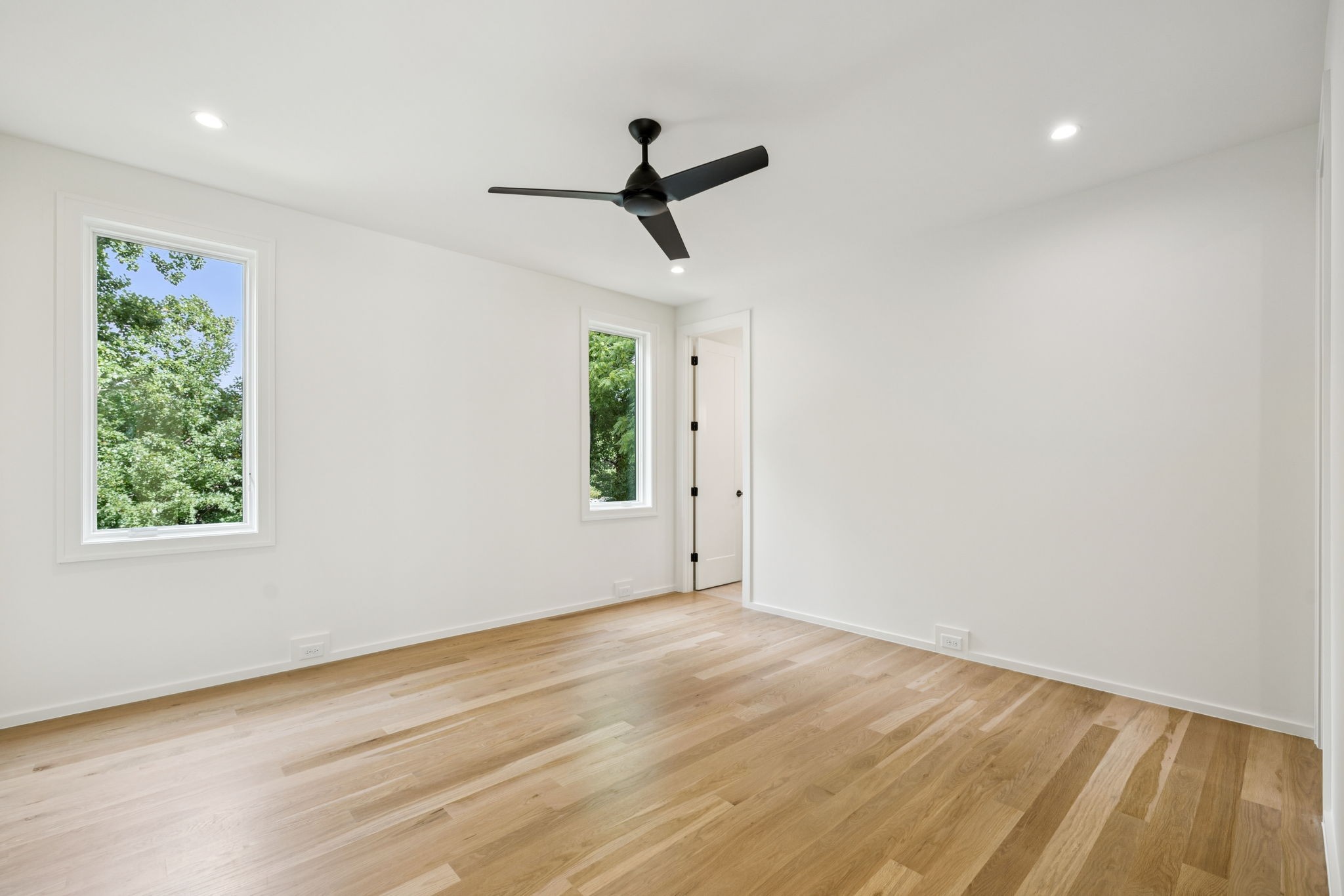 4045 Outer Drive