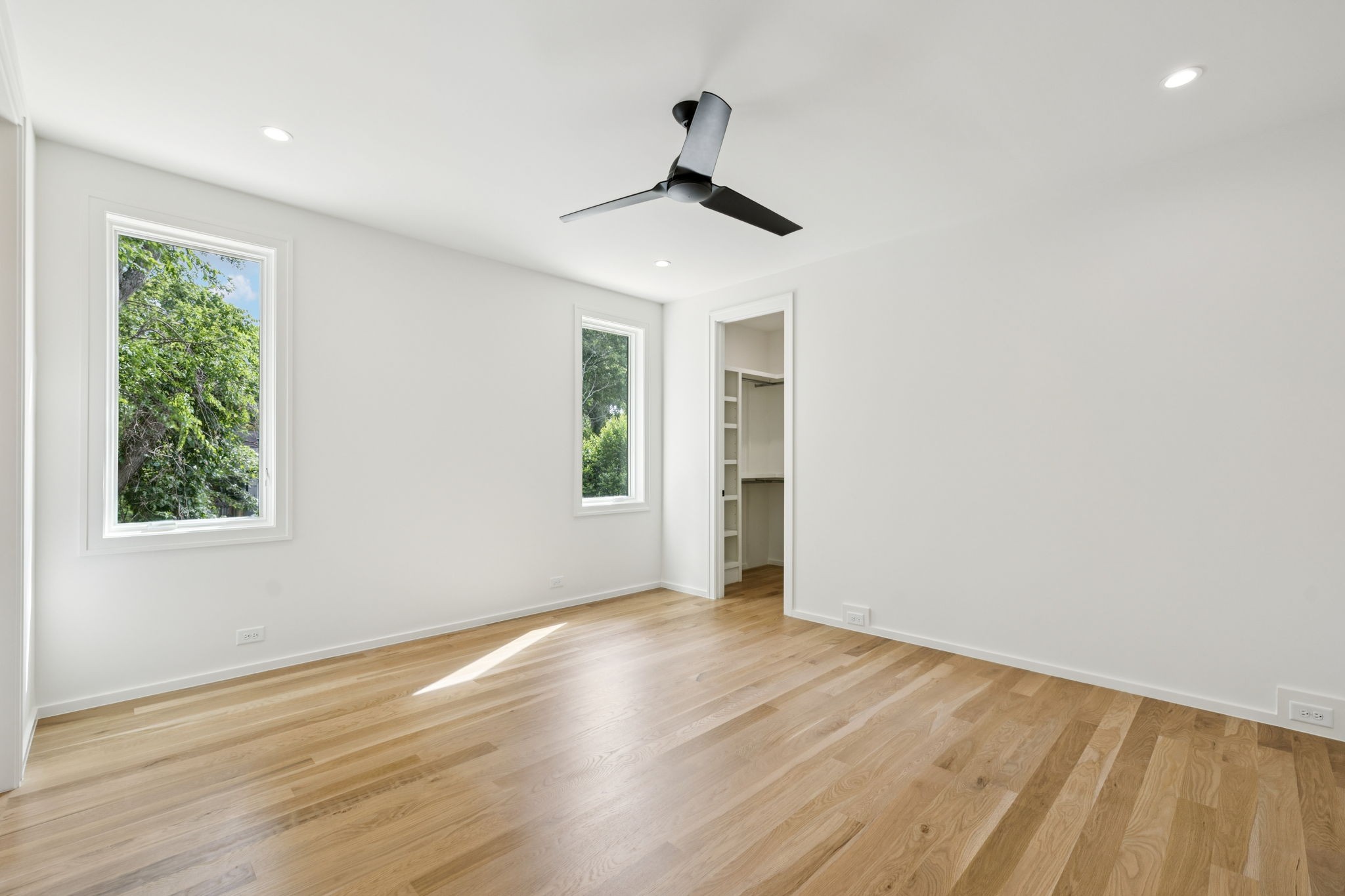 4045 Outer Drive