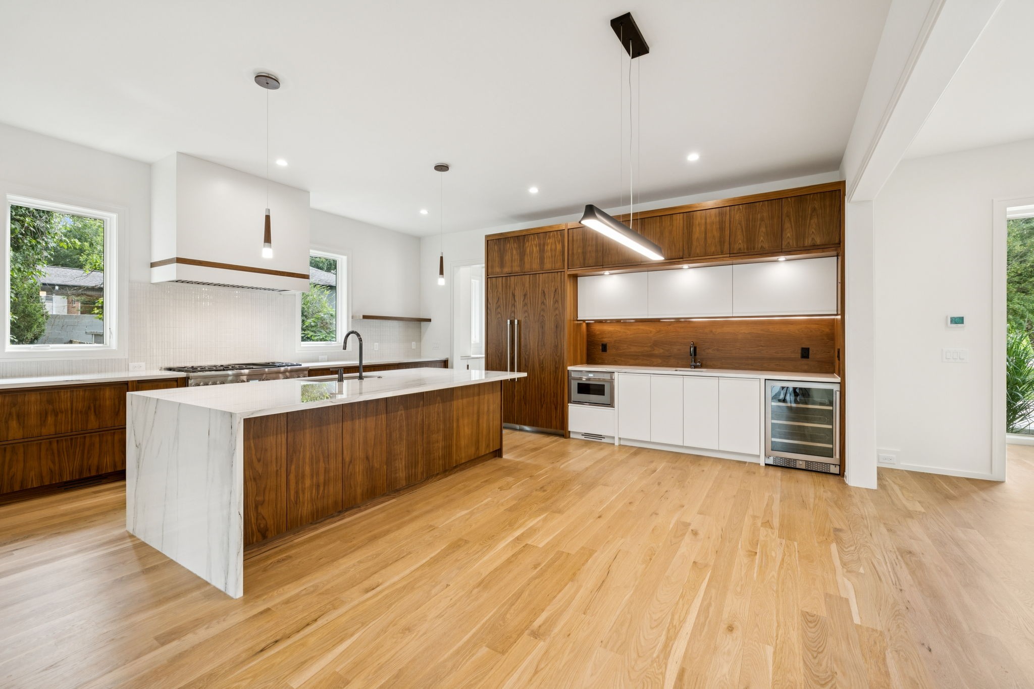4045 Outer Drive
