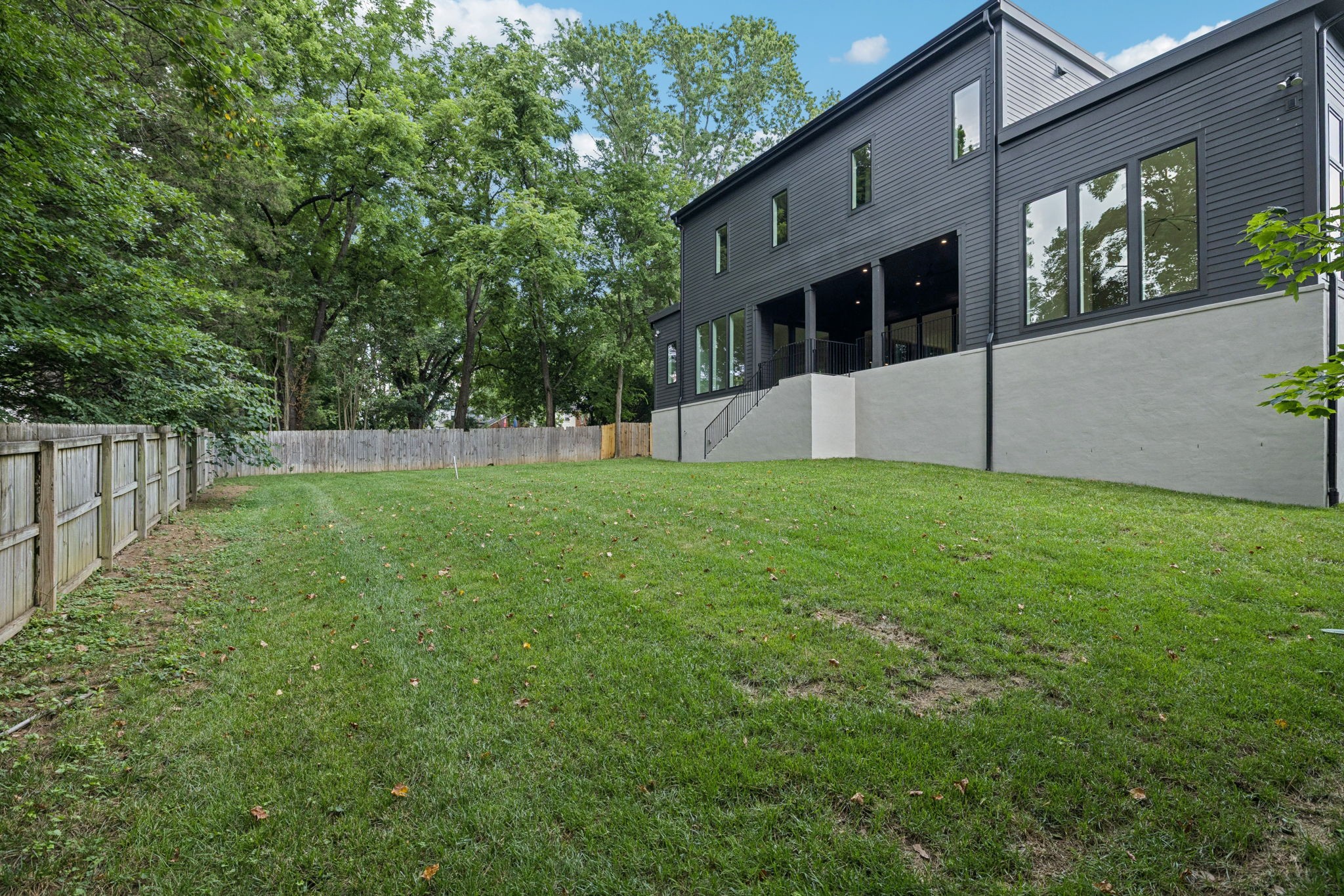 4045 Outer Drive
