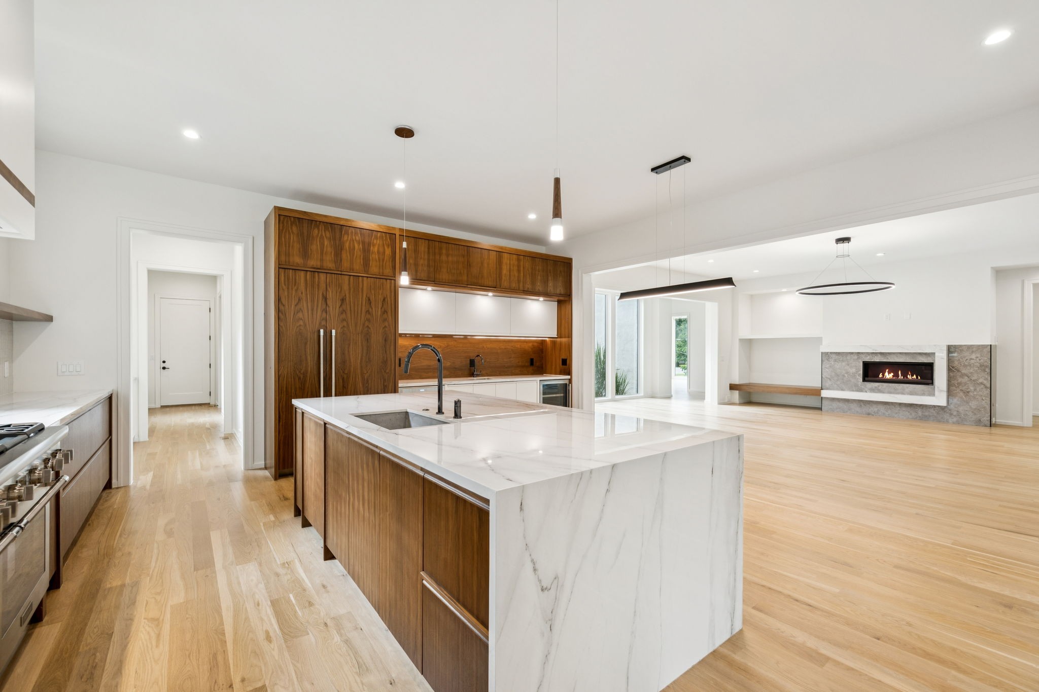 4045 Outer Drive