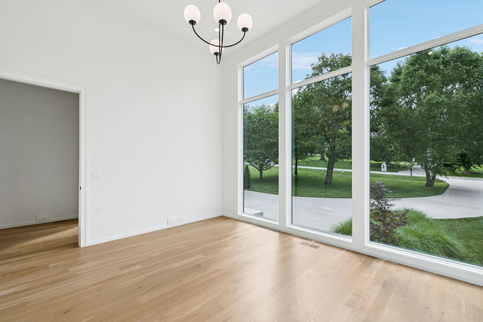 4045 Outer Drive