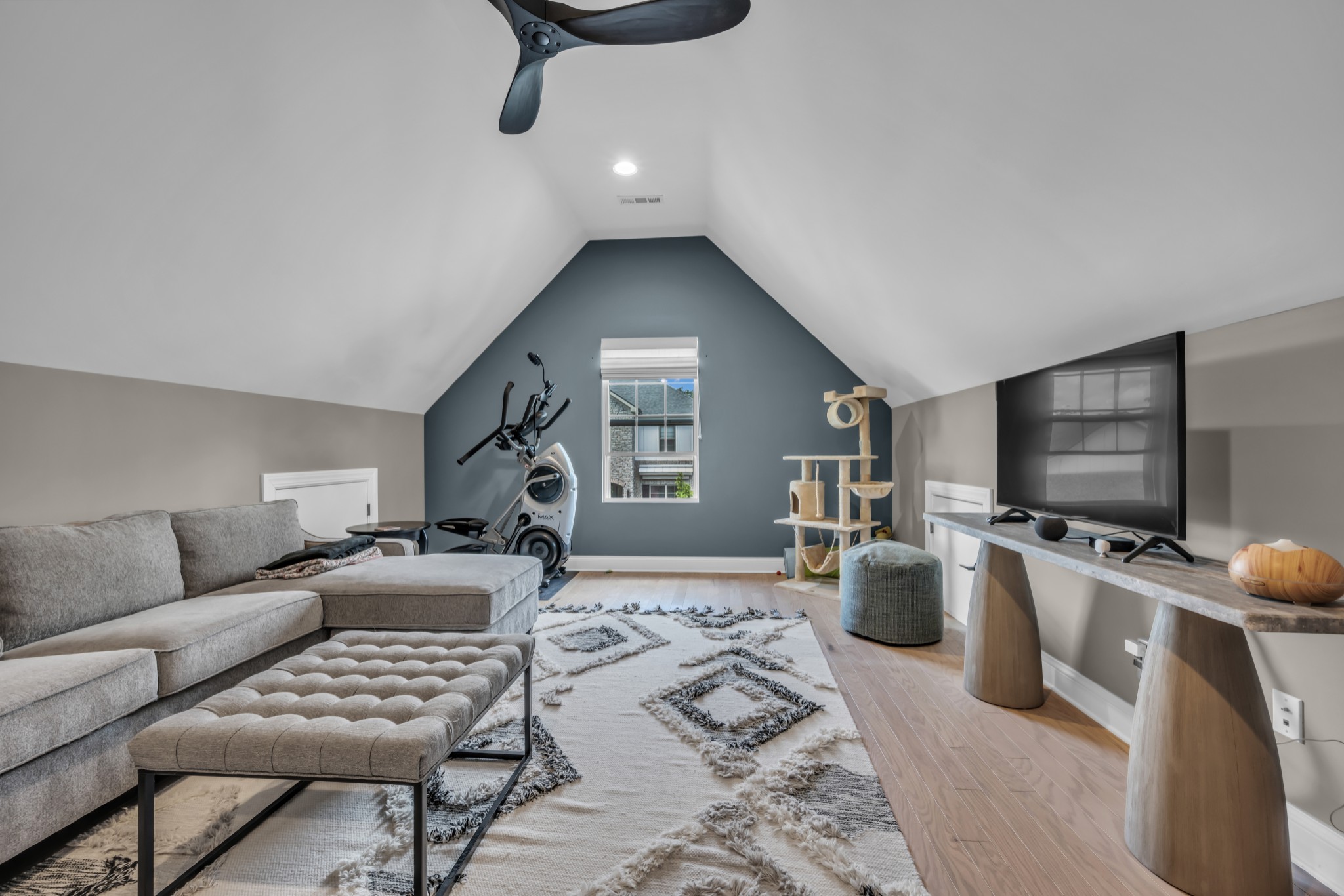 713 Summit Oaks Ct