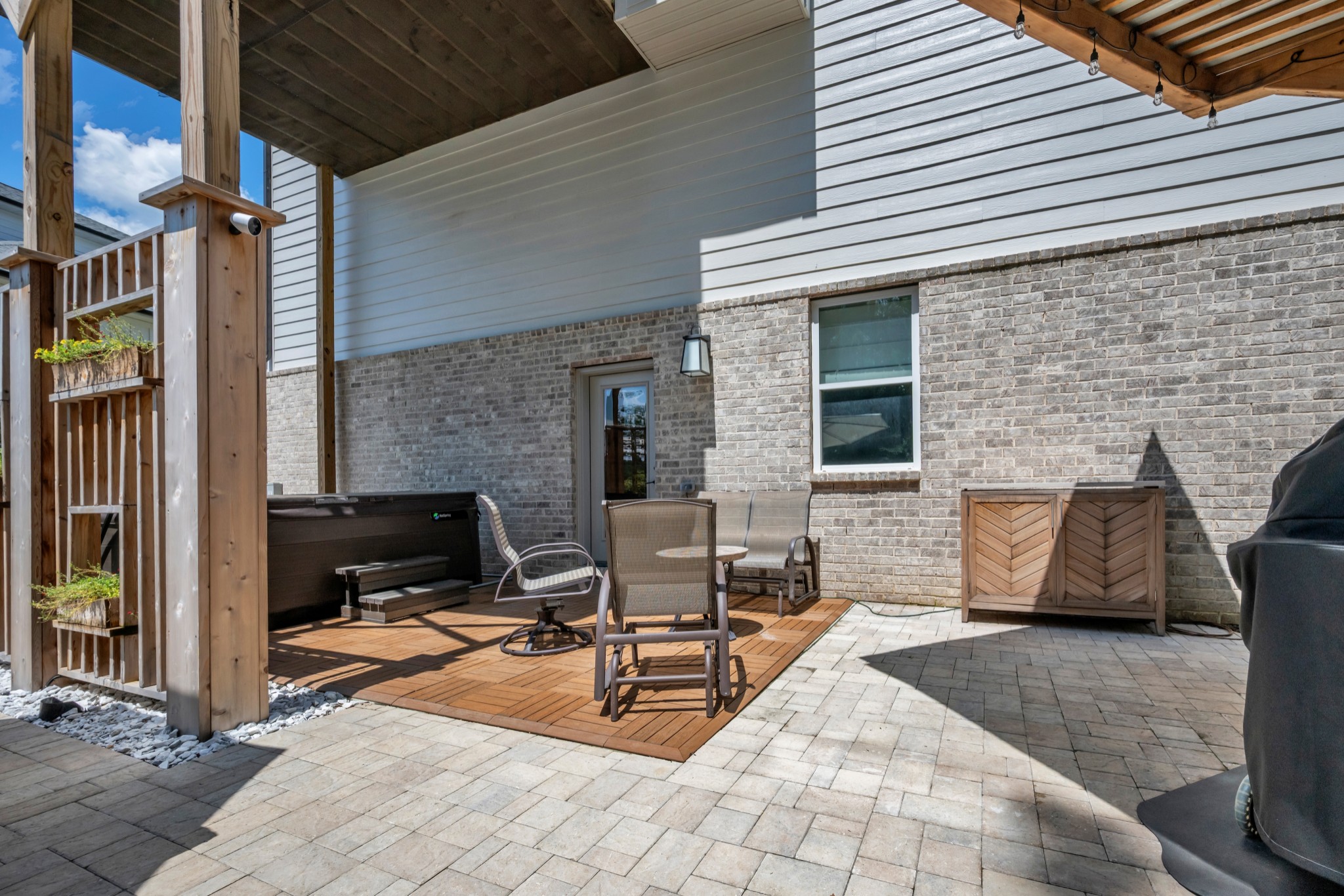 713 Summit Oaks Ct