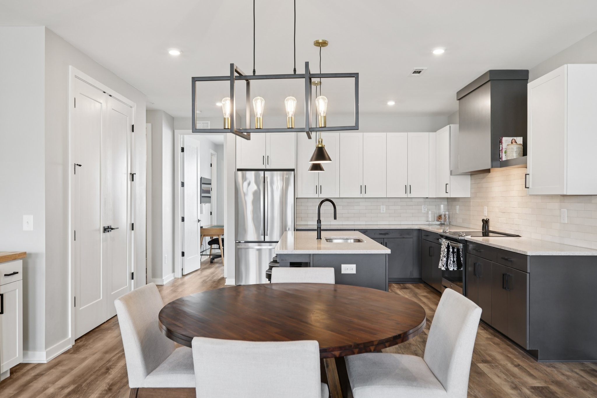 2006 Edison Park Ln