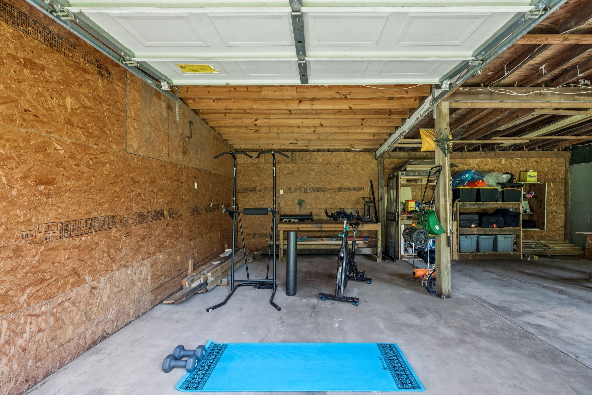207 Queen Ave