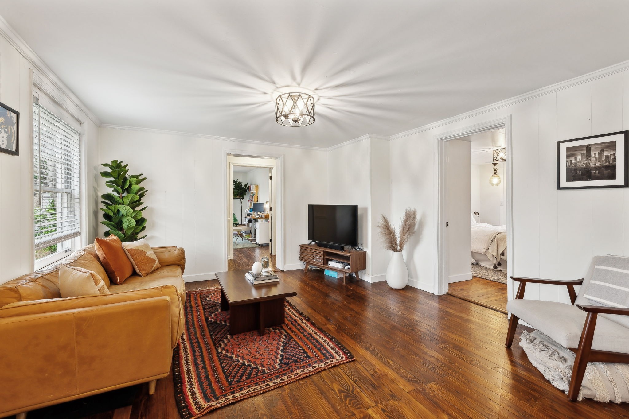 207 Queen Ave