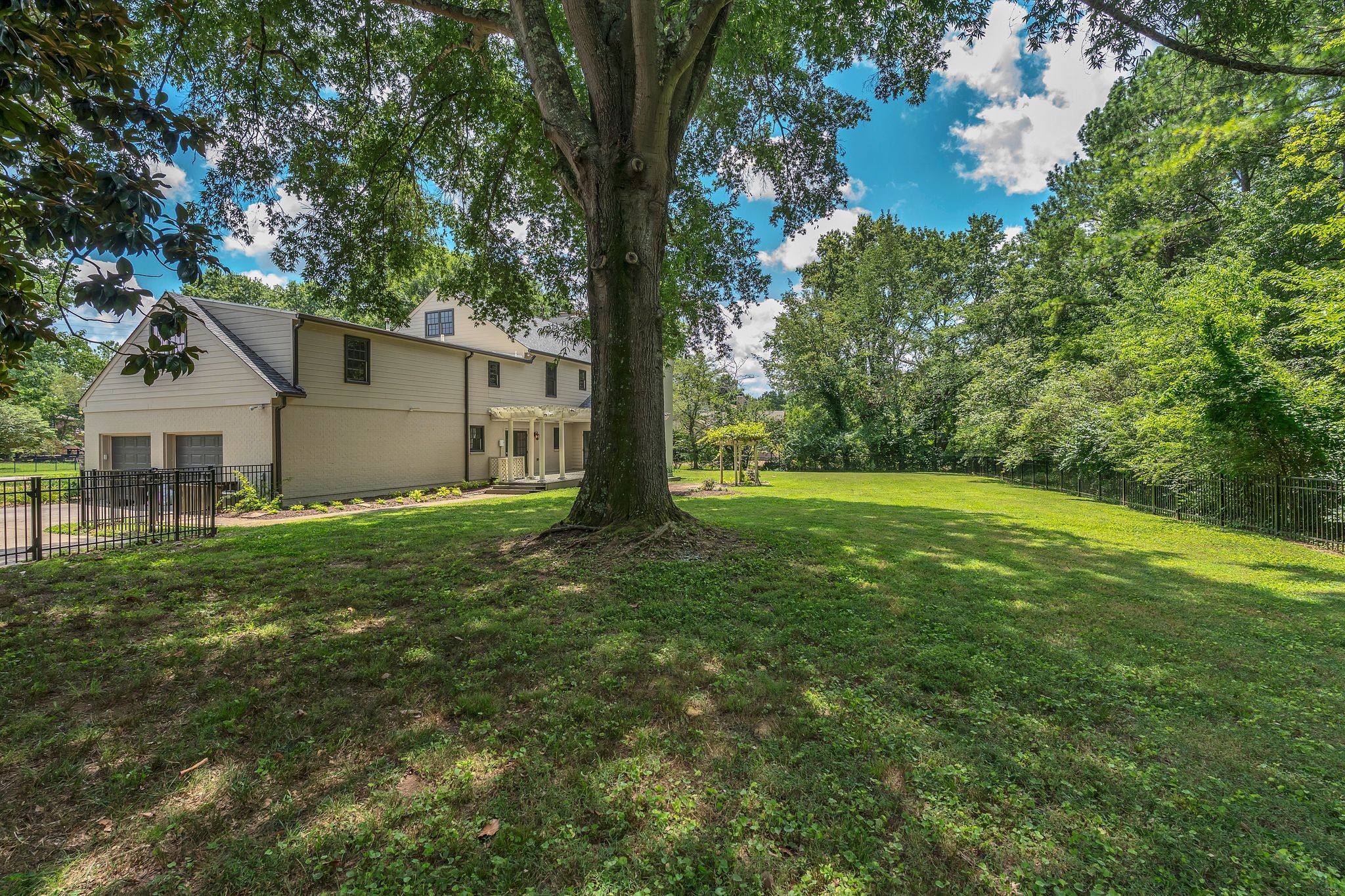 6380 Chickering Cir