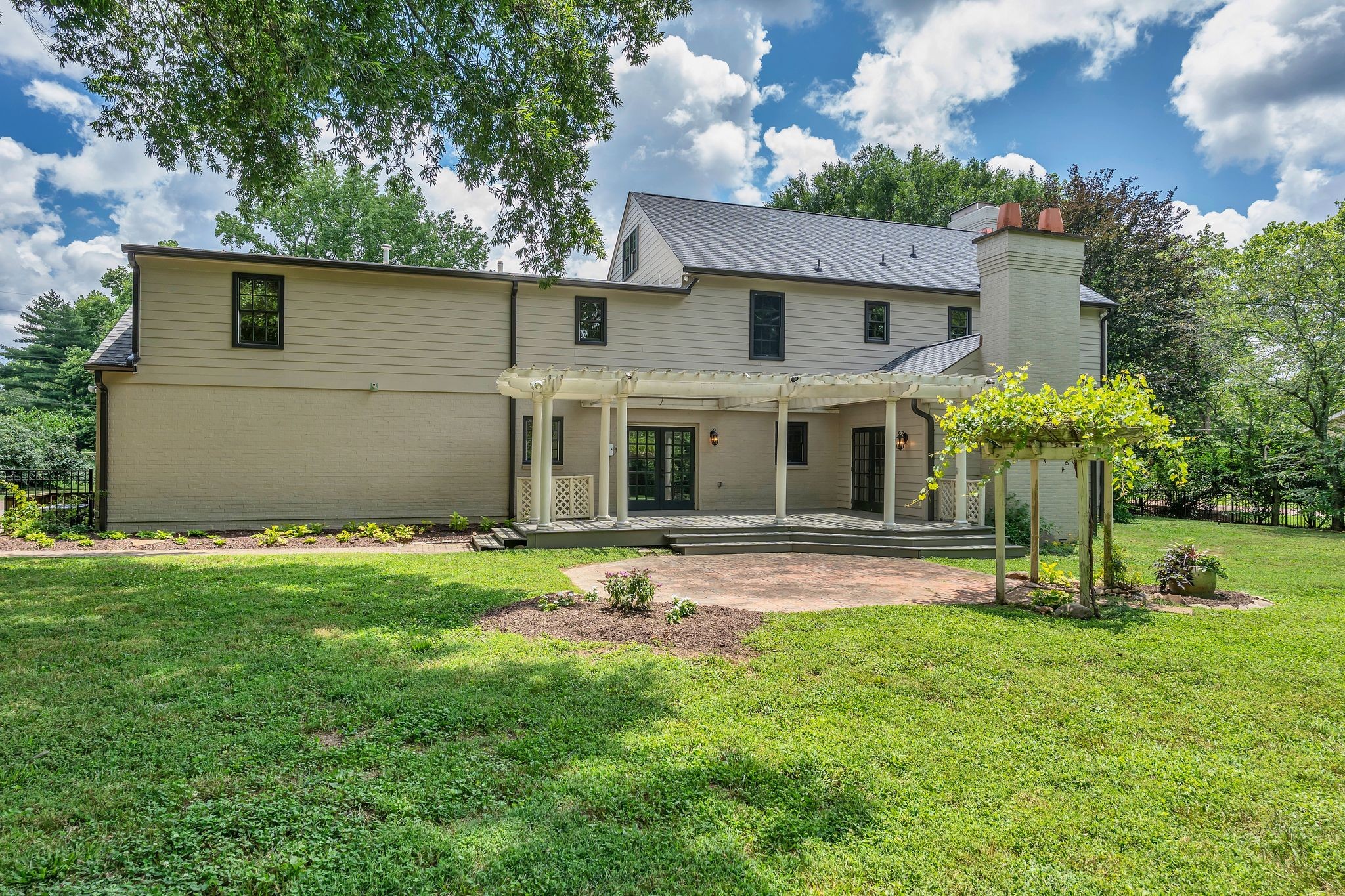 6380 Chickering Cir
