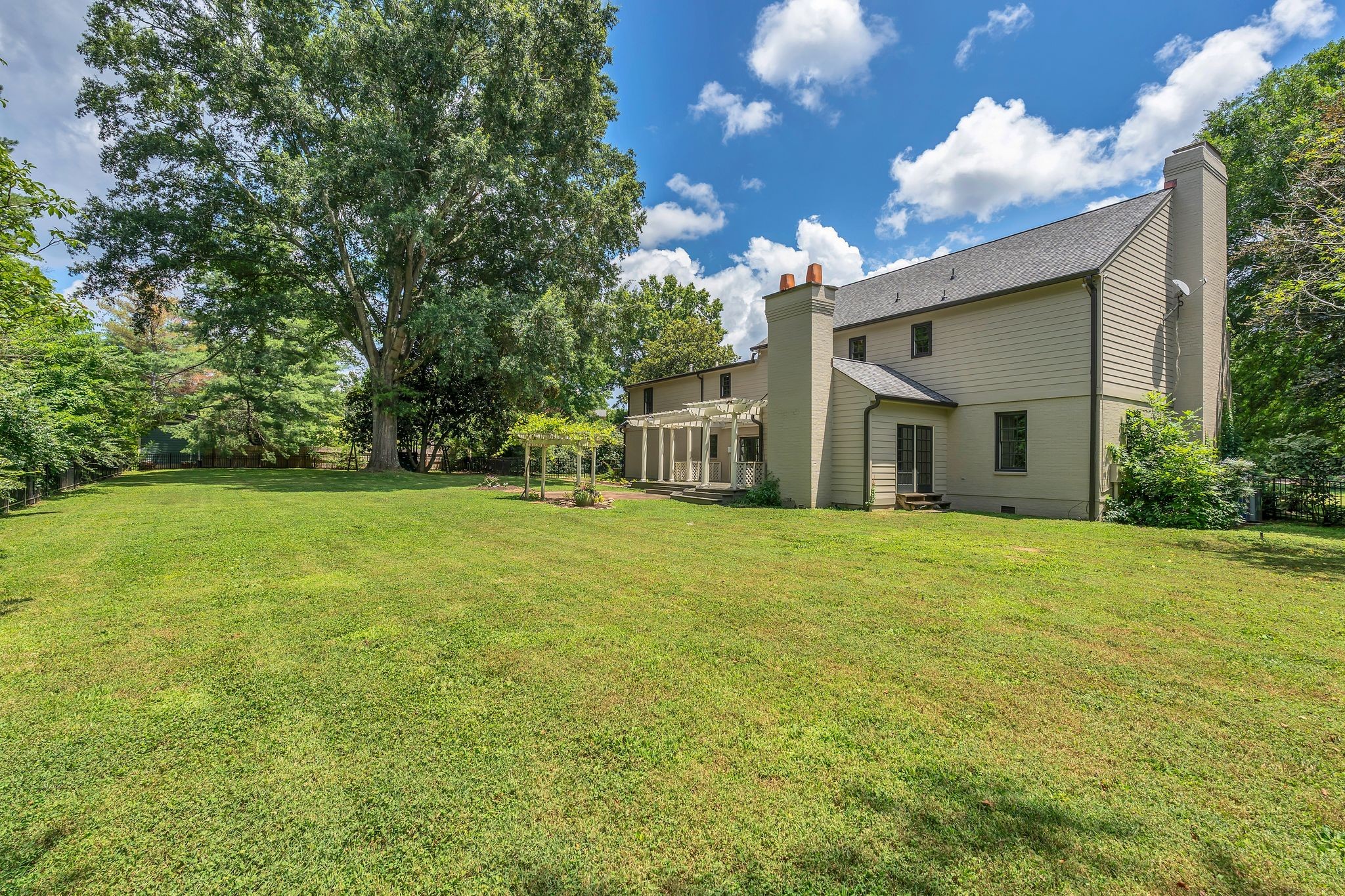 6380 Chickering Cir