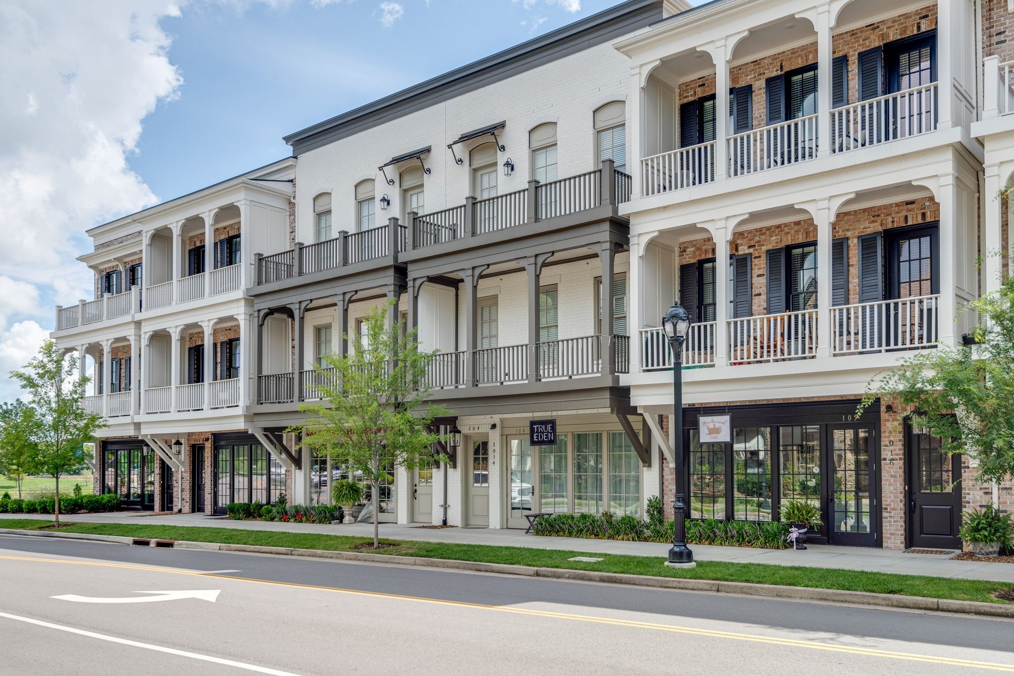 147 Front St