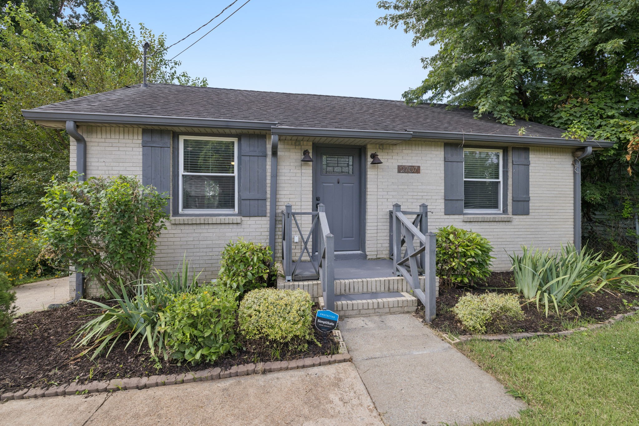 2707 Buchanan St