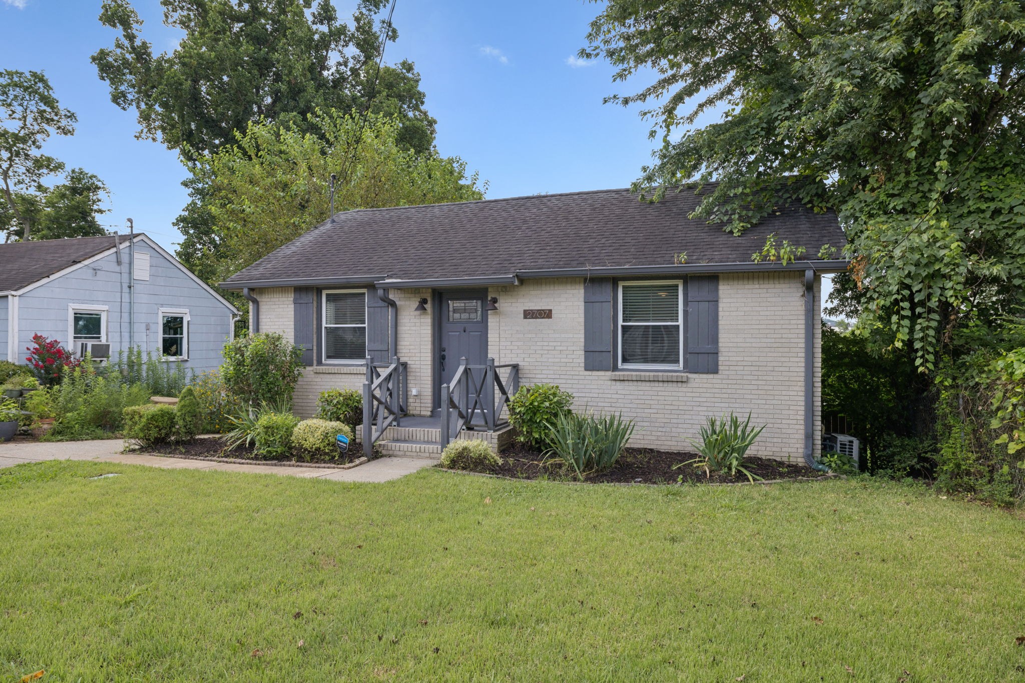 2707 Buchanan St