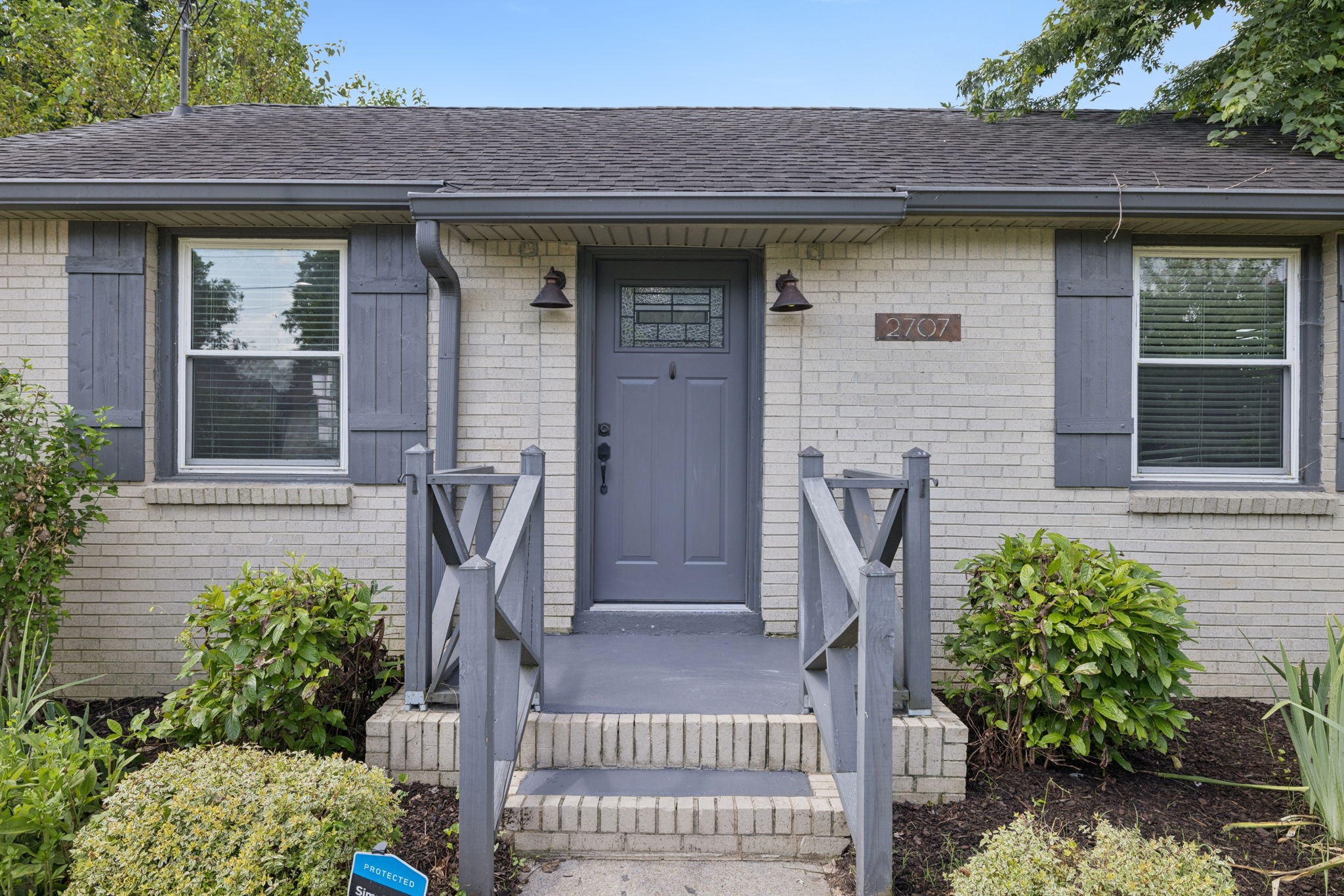 2707 Buchanan St