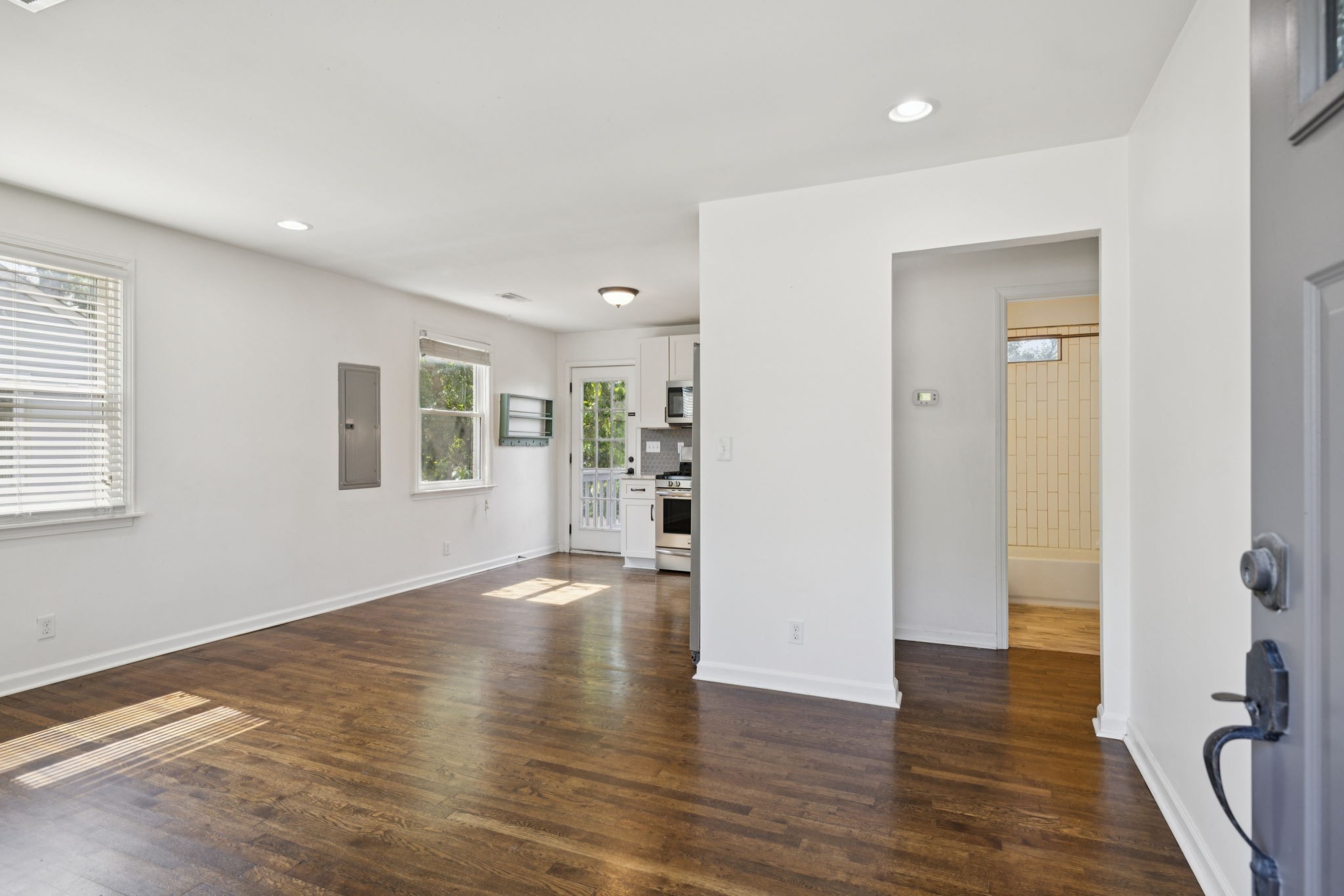 2707 Buchanan St