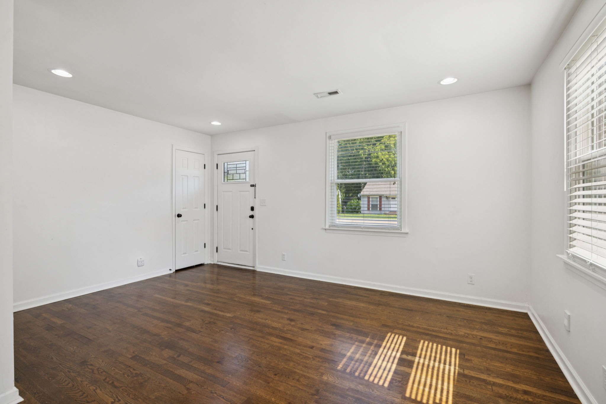 2707 Buchanan St
