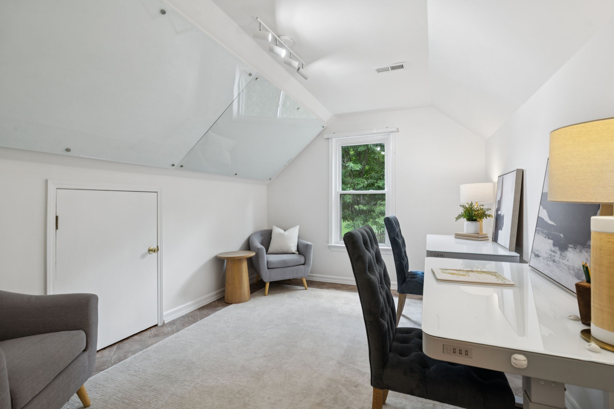 1545 Abbottsford