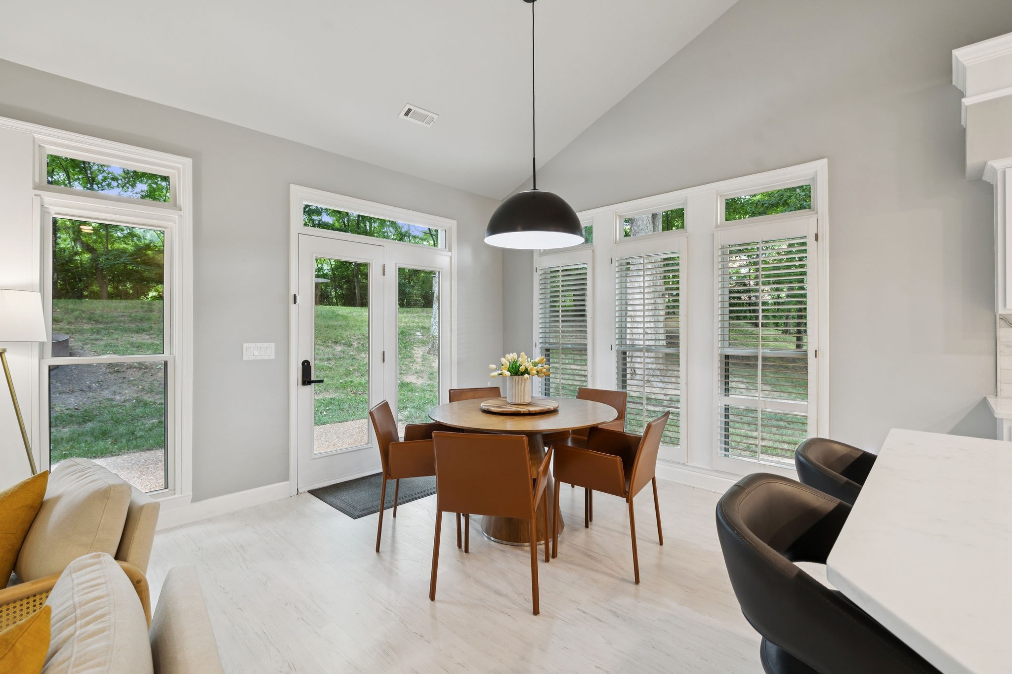1545 Abbottsford