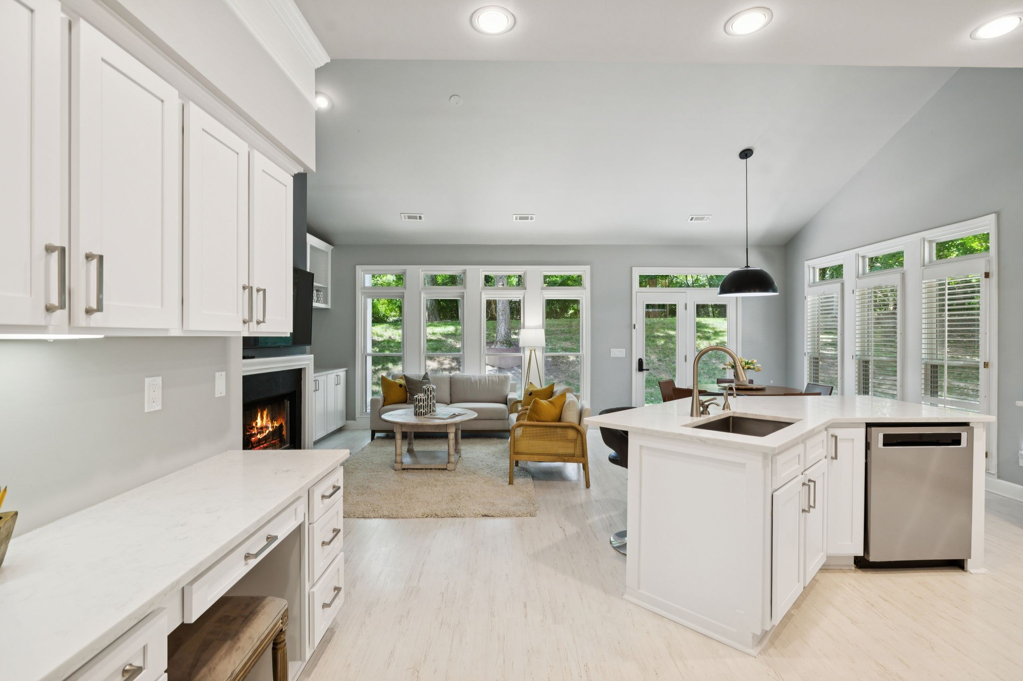 1545 Abbottsford