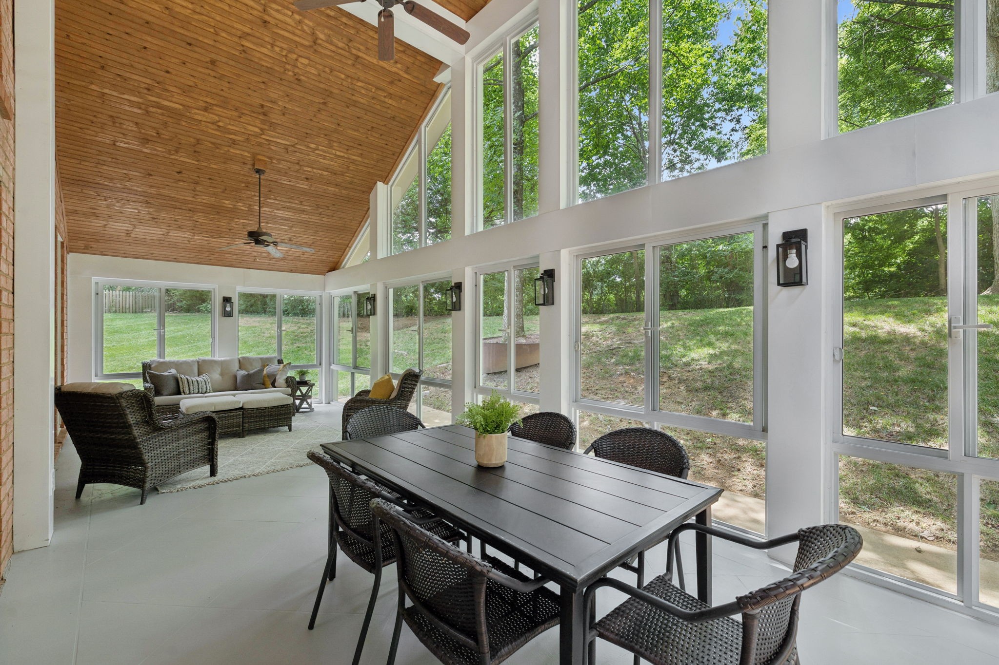 1545 Abbottsford