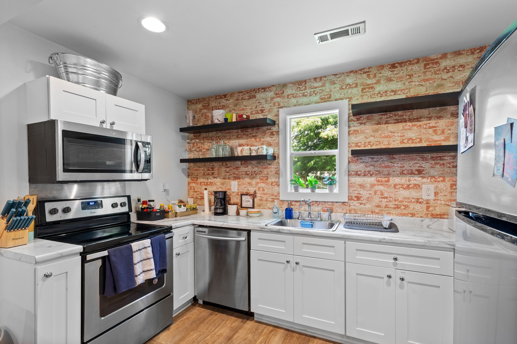 413 Lockland Dr Unit: B