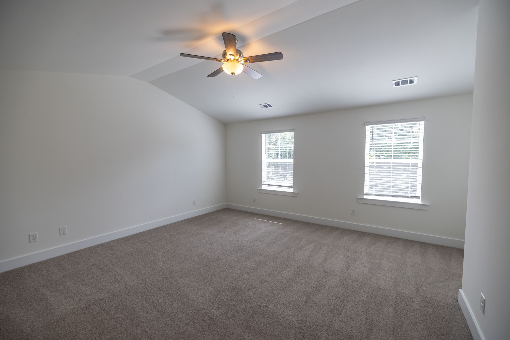 1044 Sweetleaf Dr