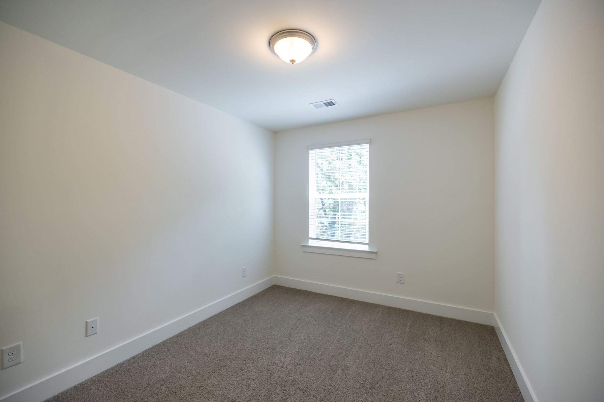 1055 Sweetleaf Dr