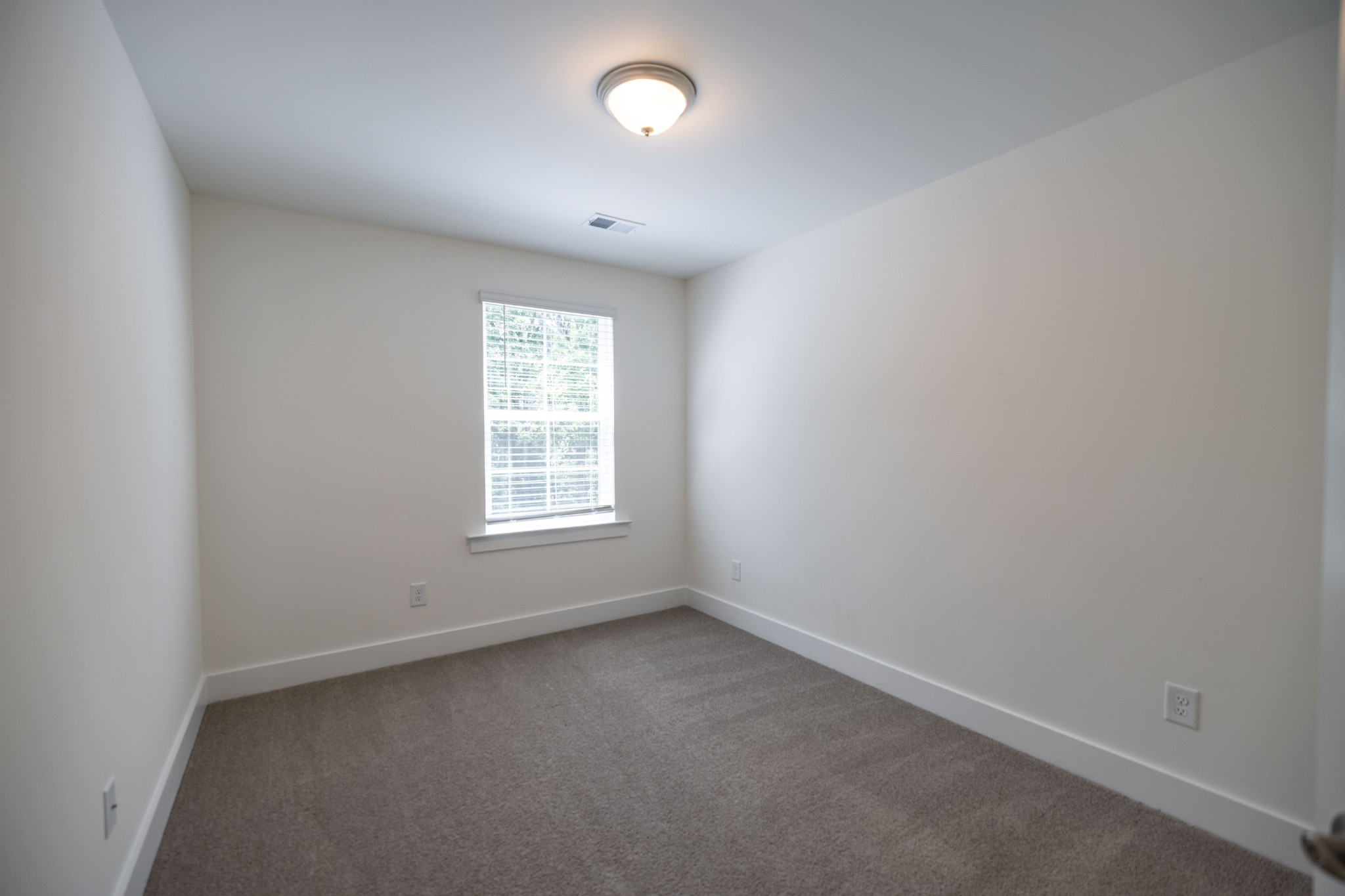 1055 Sweetleaf Dr