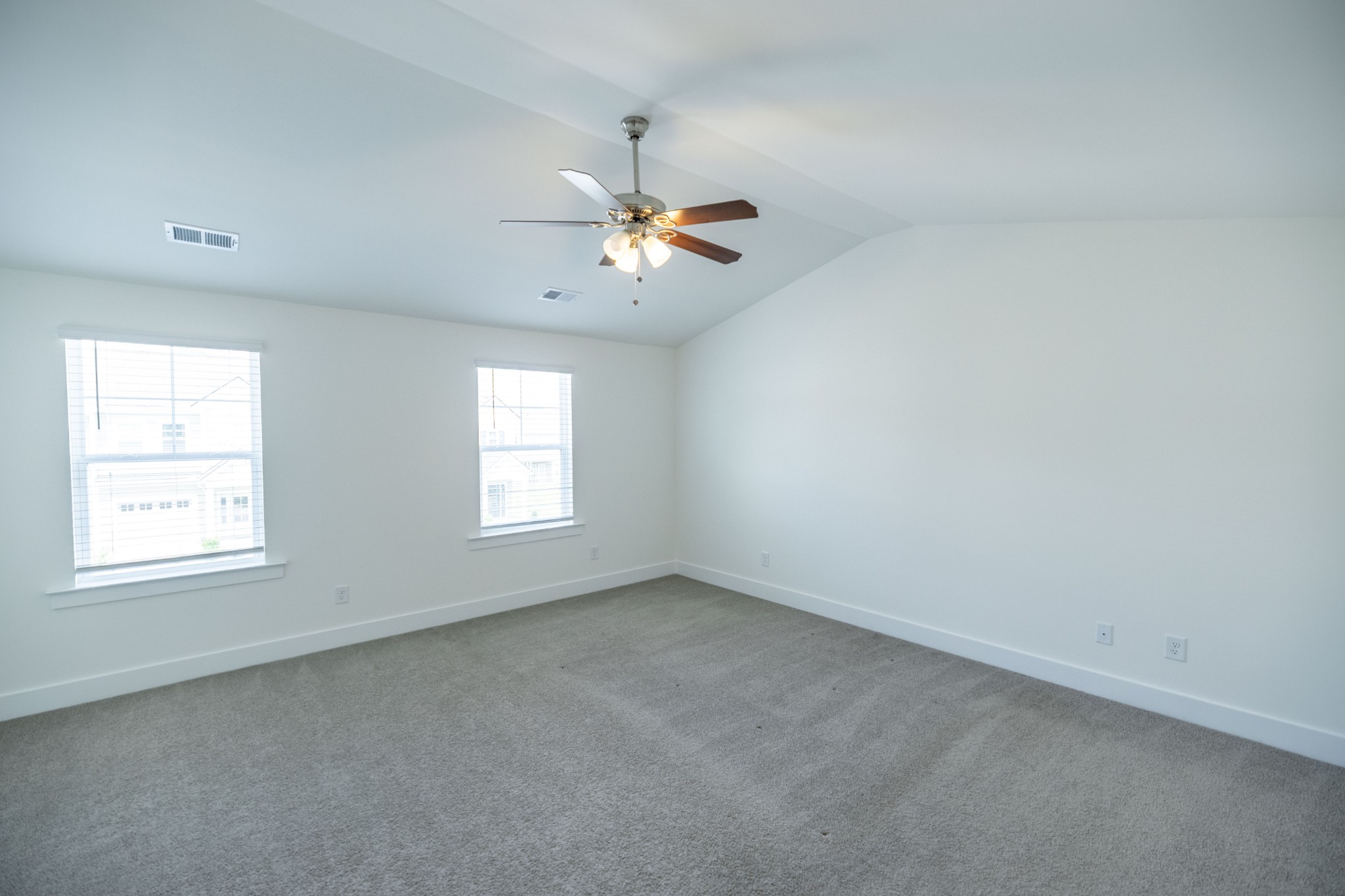 1055 Sweetleaf Dr