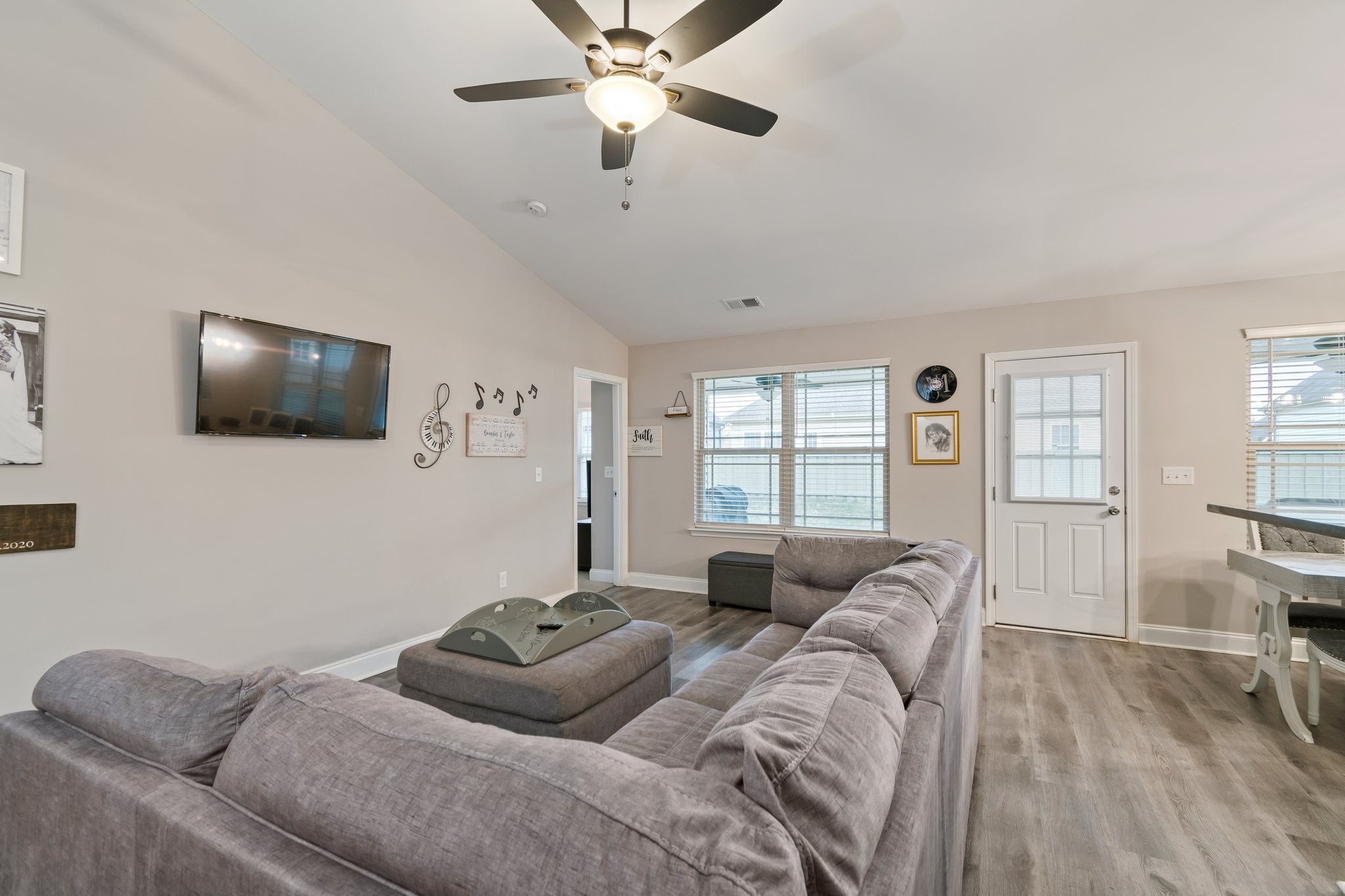276 Fieldstone Ln
