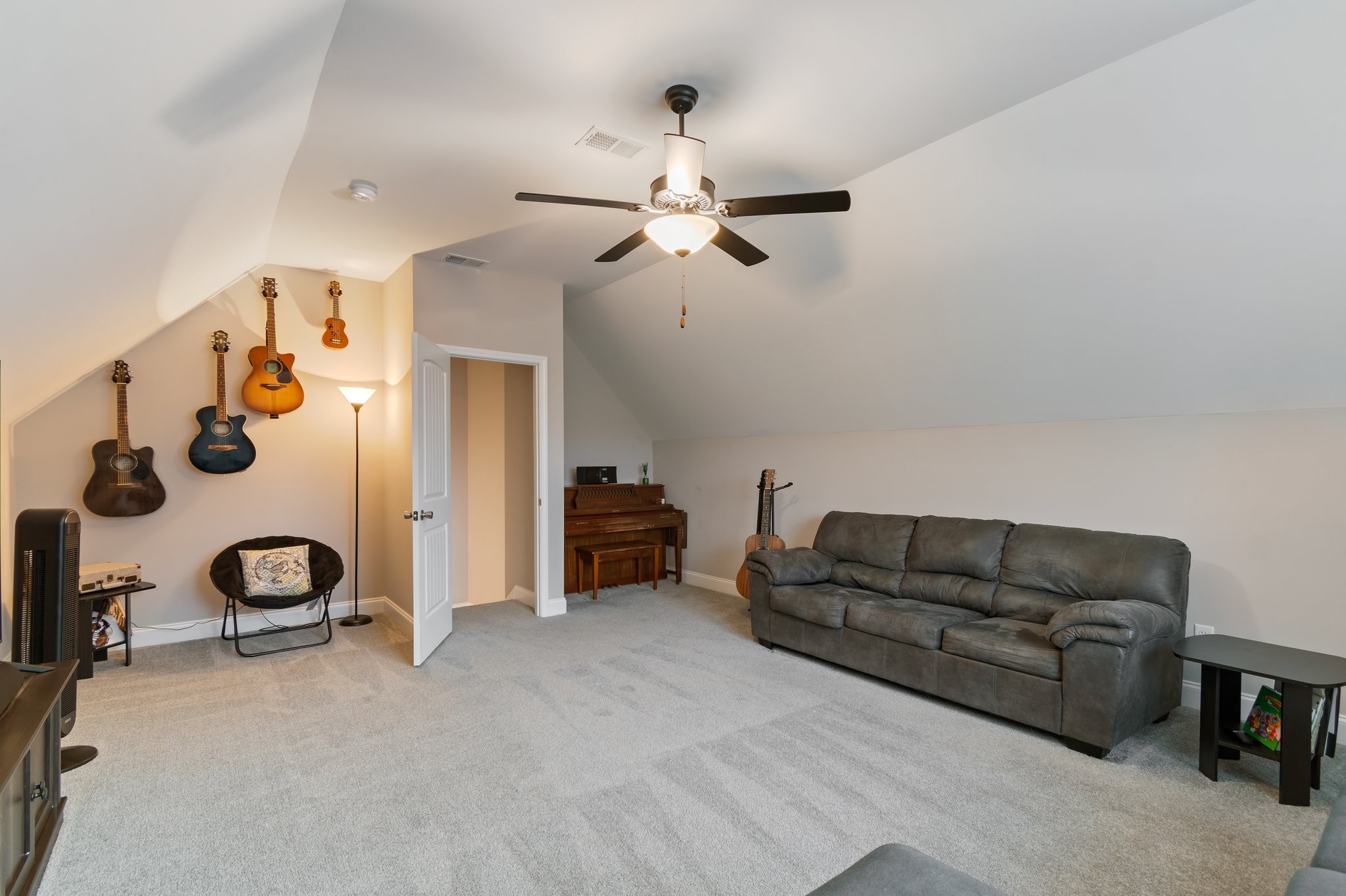 276 Fieldstone Ln