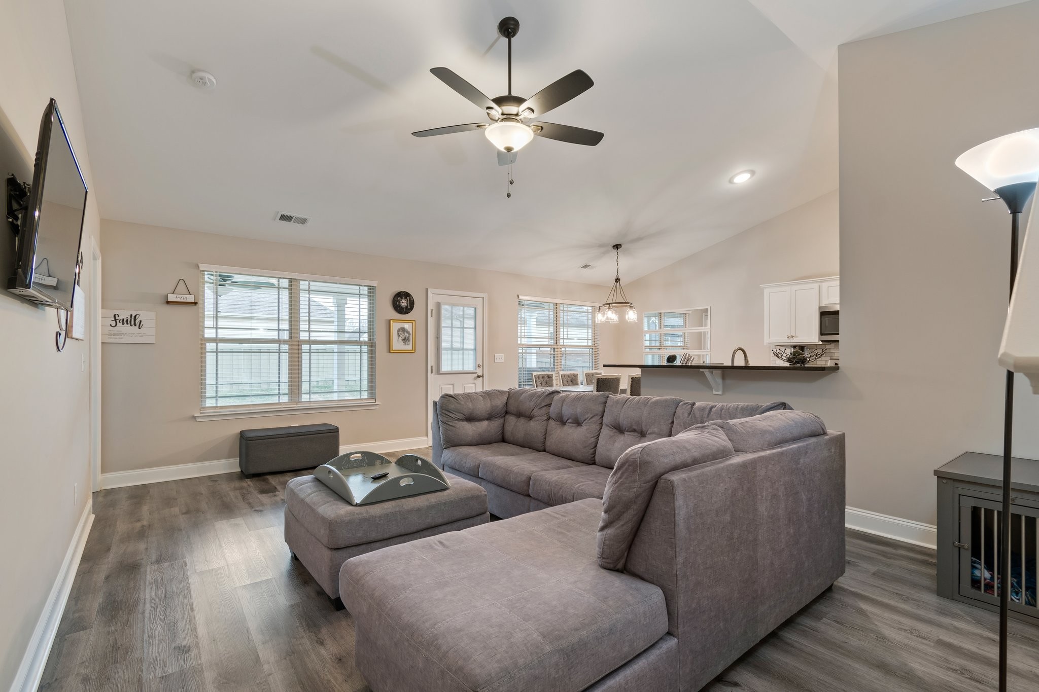 276 Fieldstone Ln