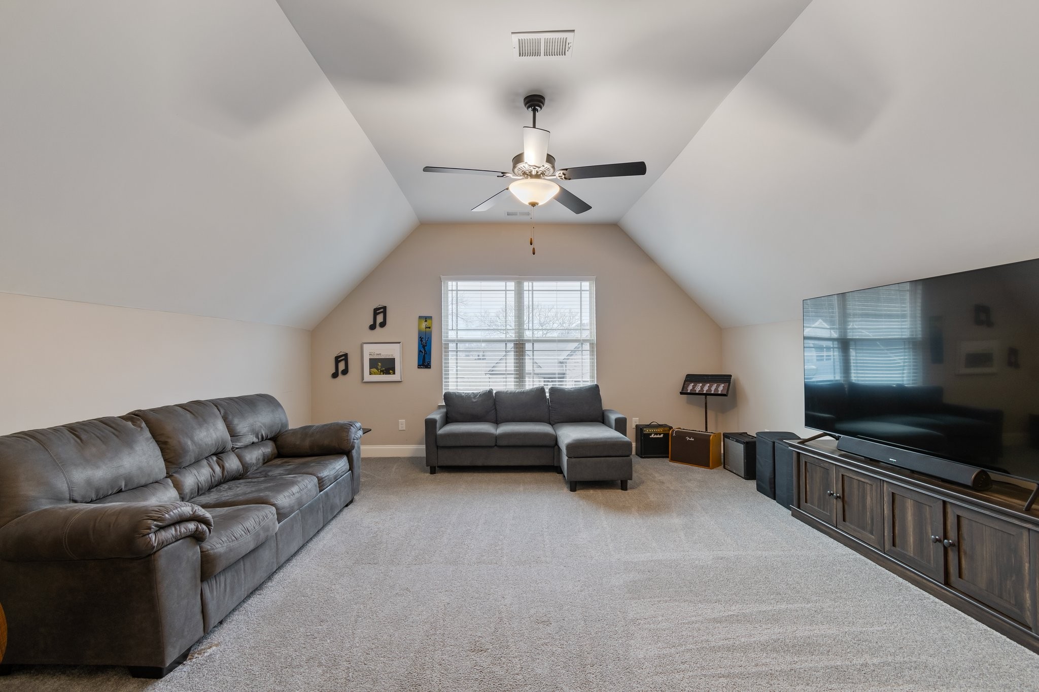 276 Fieldstone Ln