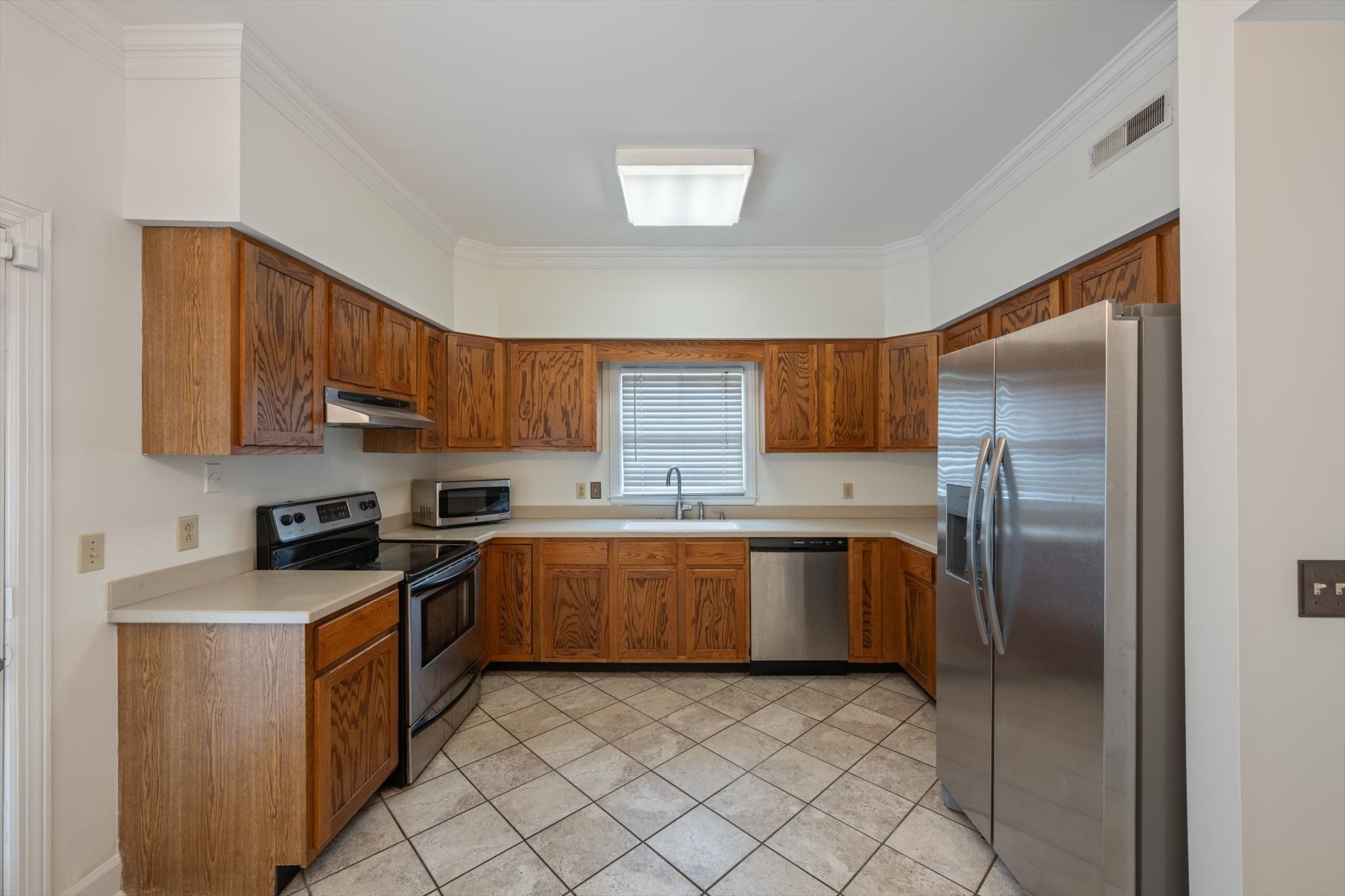 3321 Golf Club Ln