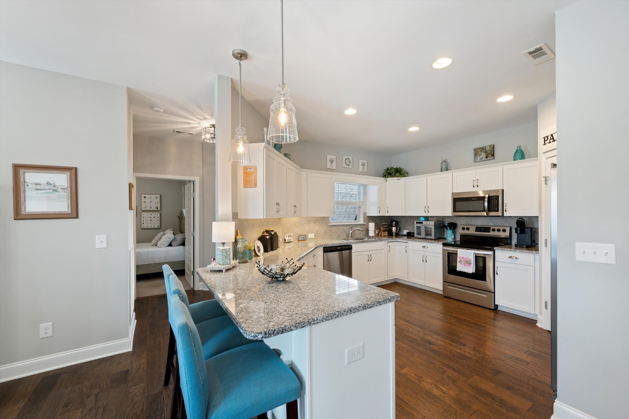 3316 Livermore Ln