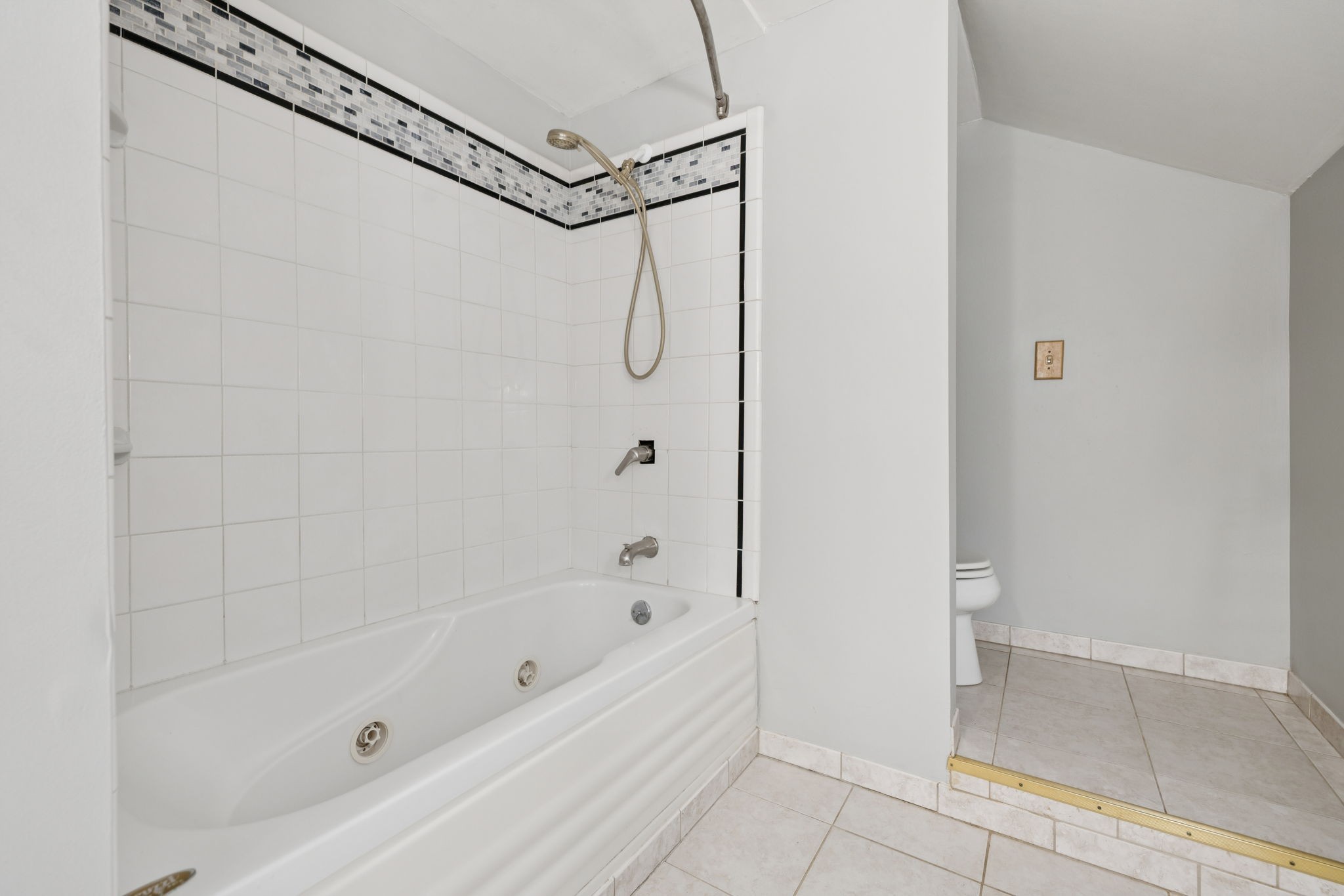5353 Green Valley Ct