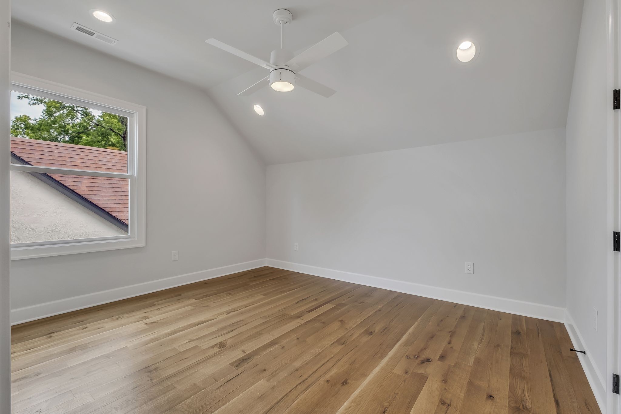 2704 Westwood Avenue