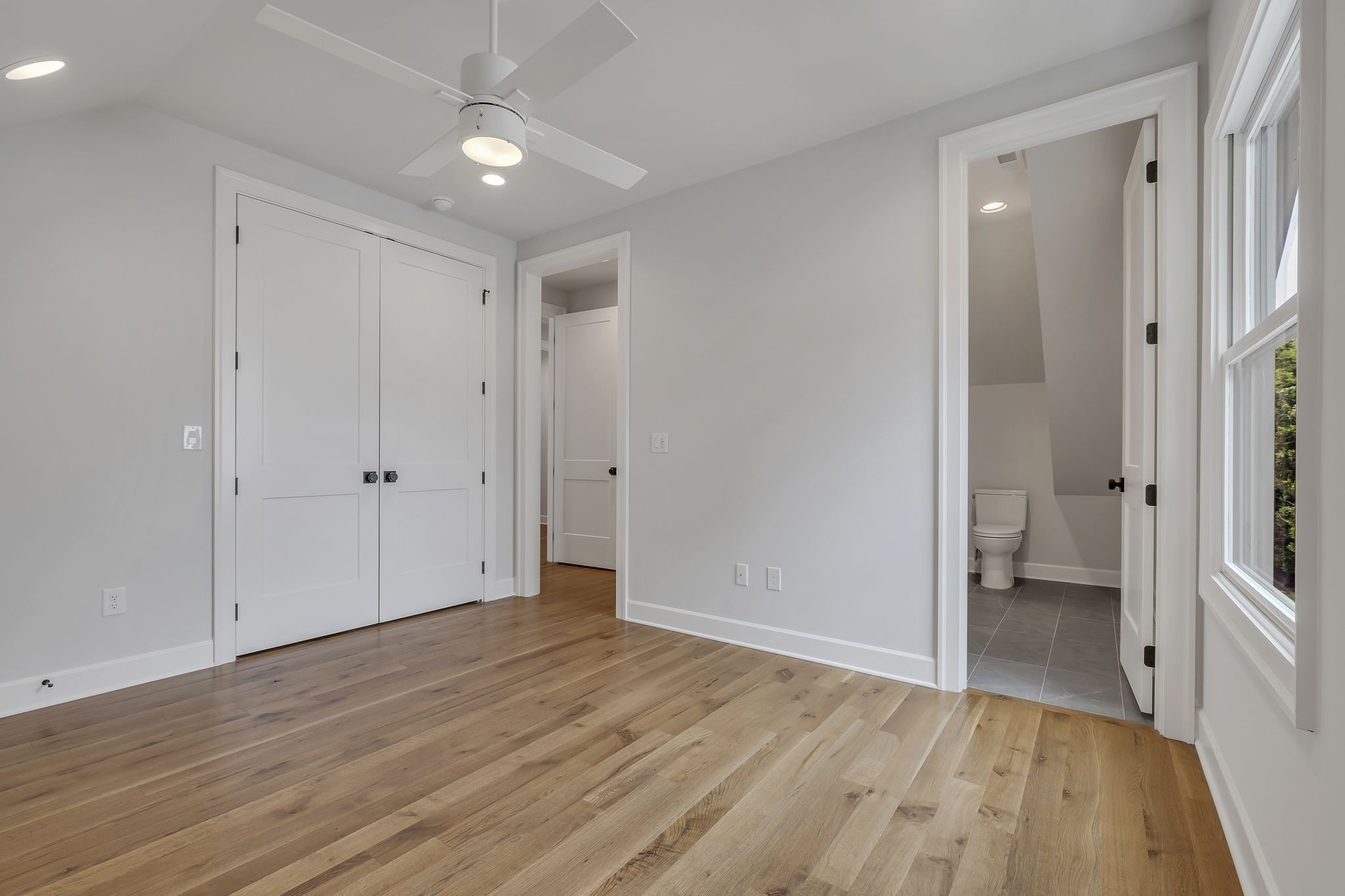 2704 Westwood Avenue