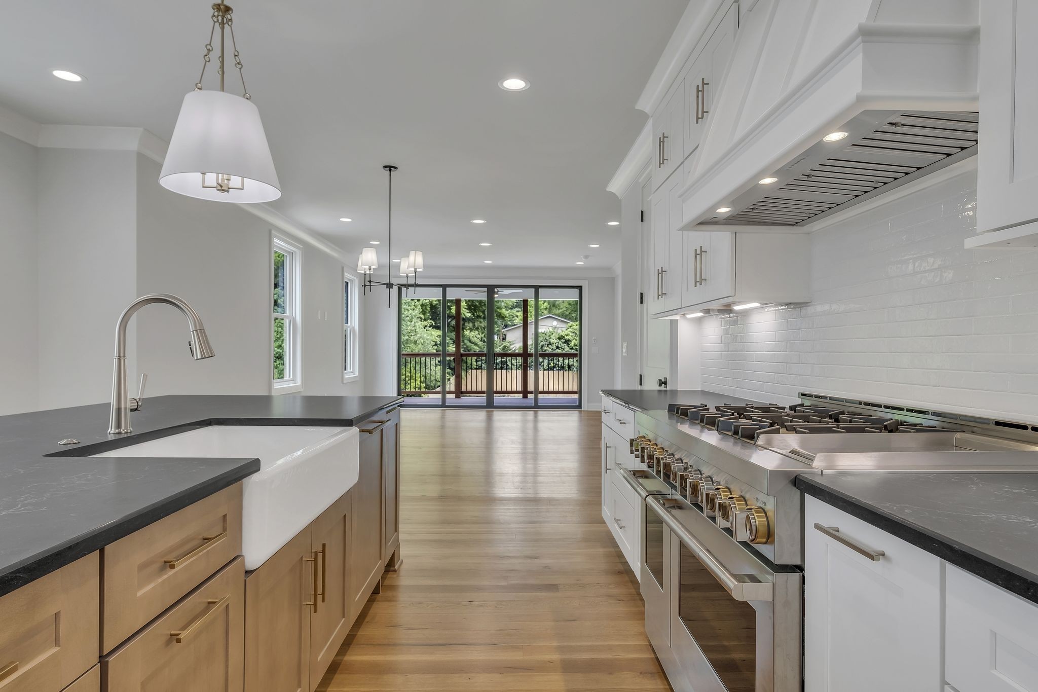 2704 Westwood Avenue