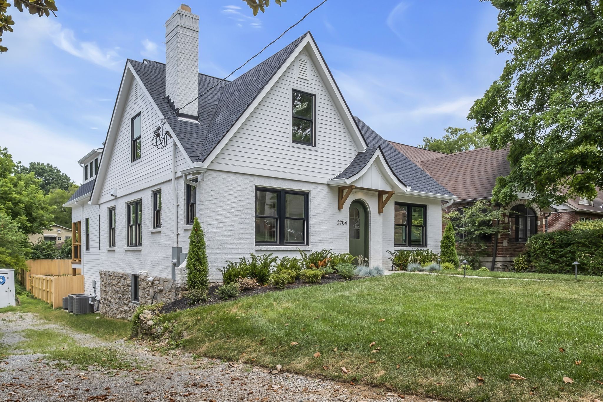 2704 Westwood Avenue