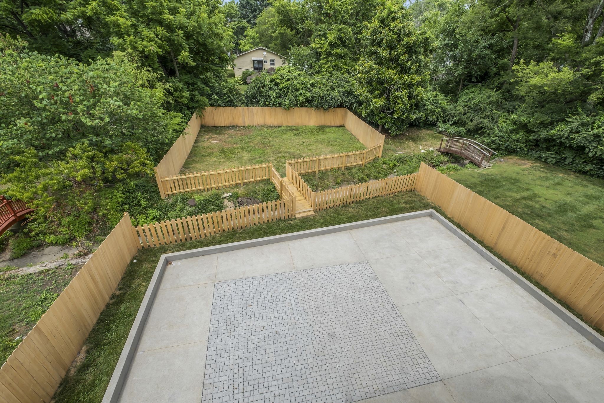 2704 Westwood Avenue