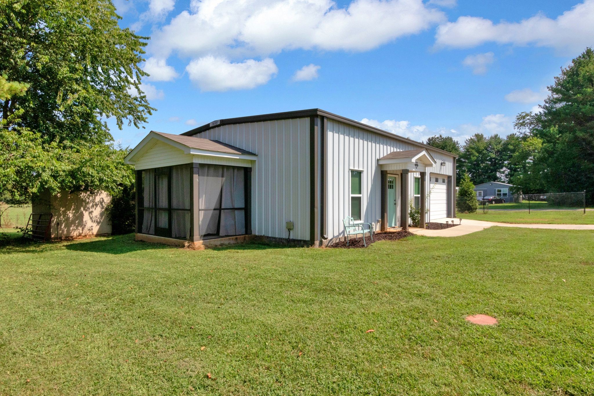 2329 Irby Ln
